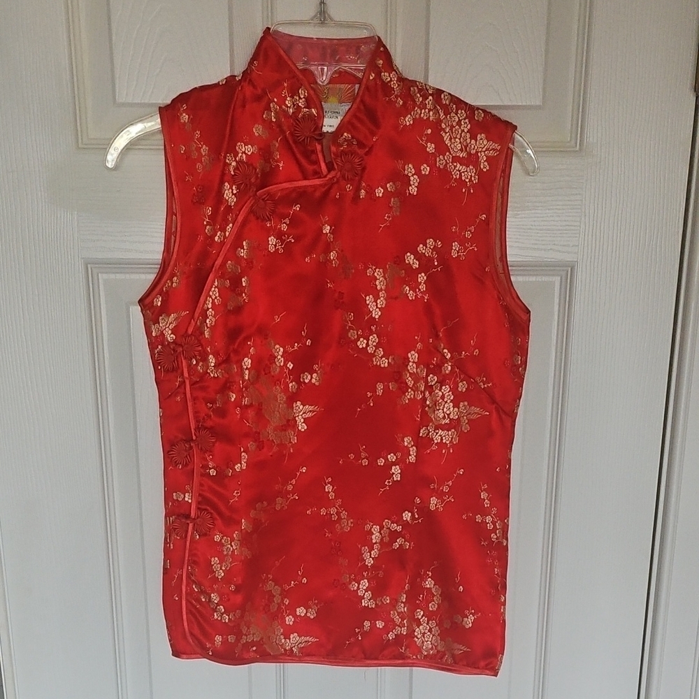 Elegant Red Floral Sleeveless Top